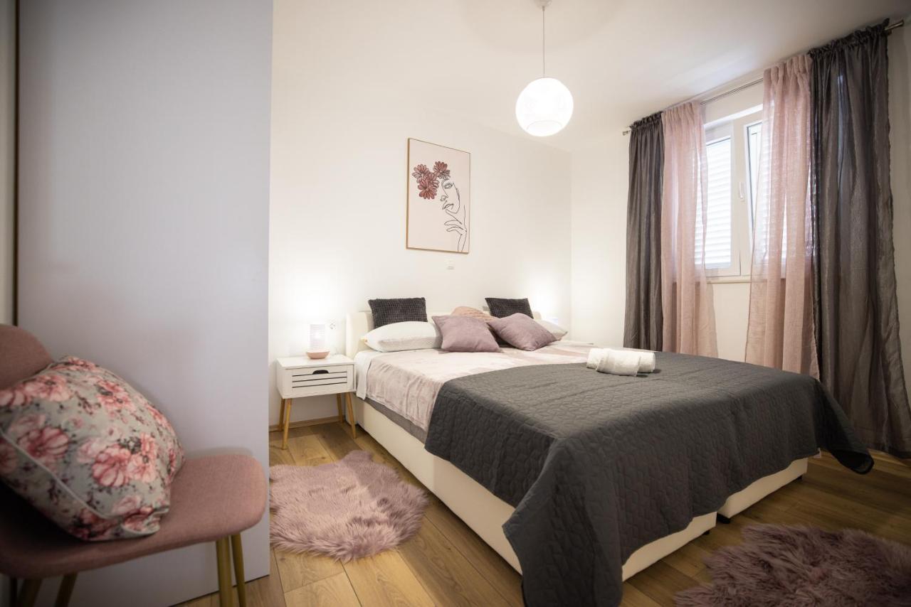 Apartmani Lelu Pridraga ภายนอก รูปภาพ