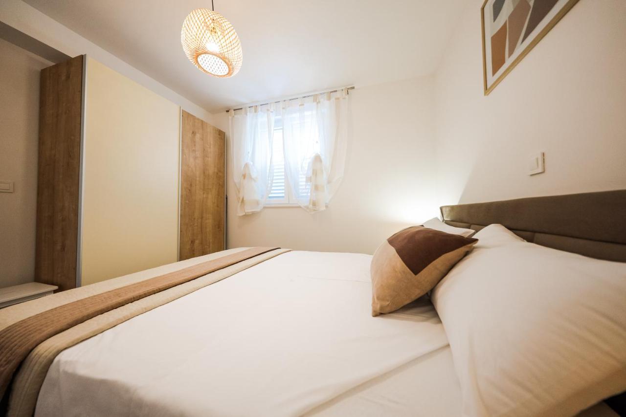 Apartmani Lelu Pridraga ภายนอก รูปภาพ
